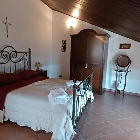 Lo Scazzamauriello Holiday home